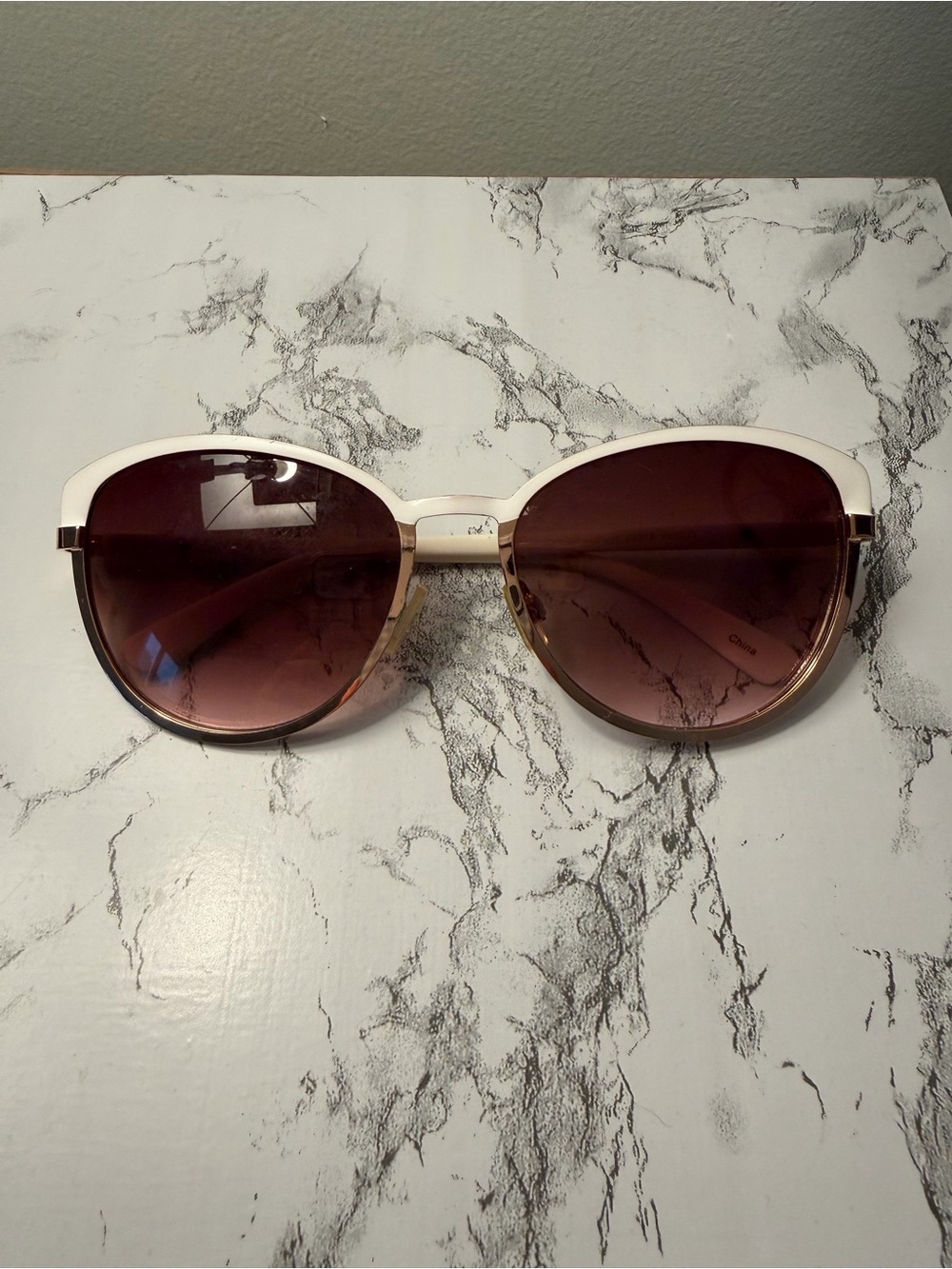 Jessica Simpson White Frame Sunglasses with Brown Lenses